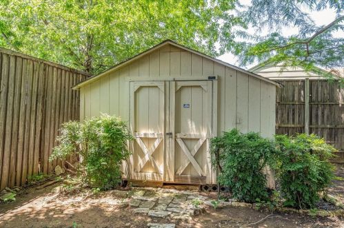 3404 Spring Meadow Ln, Lewisville TX  75028-1226 exterior