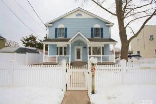 40 Audley Ct, Copiague, NY 11726-4406