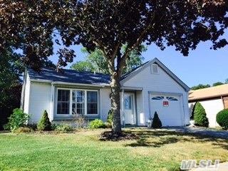 369 Larchmont Ct, Panamoka, NY 11961-2001