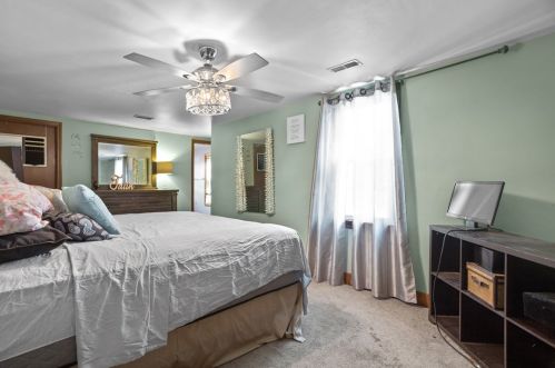 124 Larkspur St, Whitaker PA  15120-2205 exterior