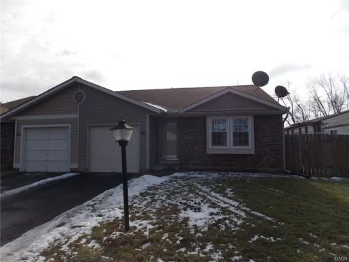 101 Chase Dr, Englewood, OH 45322-3433