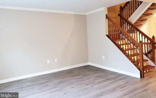 12994 Hunterbrook Dr, Woodbridge, VA 22192-2466
