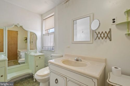 1424 Jackson St, Philadelphia PA 19145-3617 exterior