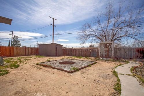 15144 Las Piedras Dr, Victorville CA  92395-3628 exterior