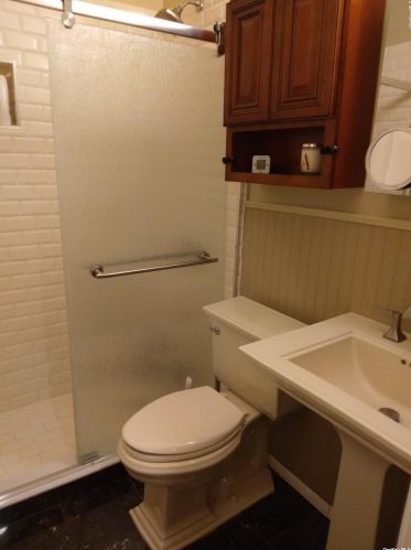 7 Hill Park Ave, Great Neck NY  11021-3766 exterior