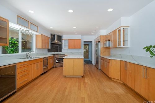 3315 Laurel Canyon Blvd, North Hollywood CA  91604-4133 exterior