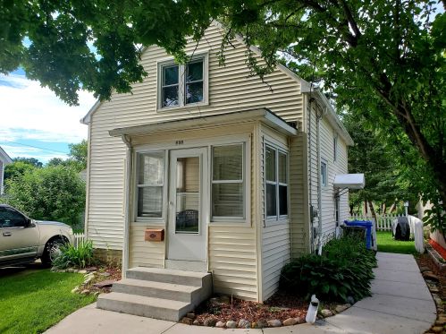 608 Emmet St, Watertown, WI 53094-4205