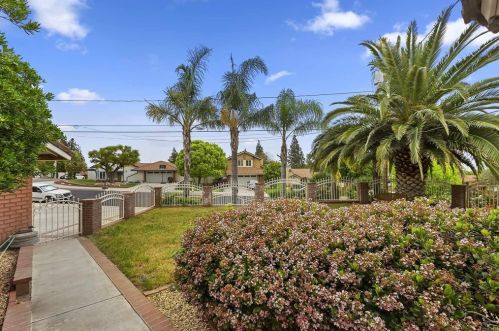 5378 Golden Ave, Riverside CA  92505-2417 exterior