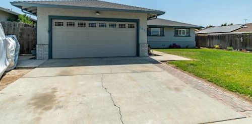 1431 Albright Dr, Hollister, CA 95023-5901