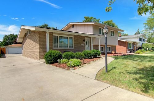 8212 Euclid Ave, Hammond, IN 46321-1708