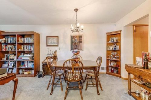 7518 37 Ave, Kenosha WI 53144-2122 exterior