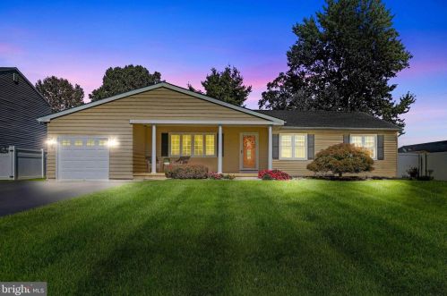 2014 Klockner Rd, Trenton, NJ 08690-3411