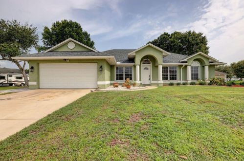 1986 Notre Dame Ave, Fort Pierce, FL 34953-2469