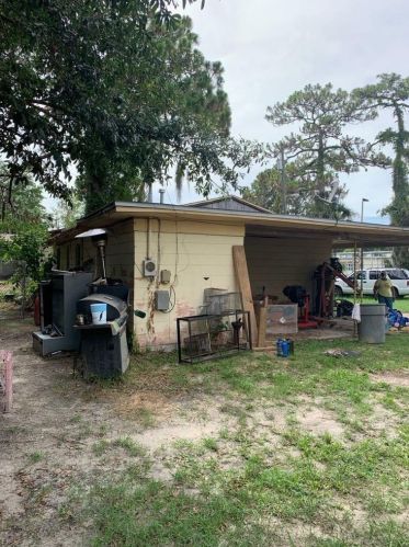 970 6th St, Crystal River, FL 34428-3836