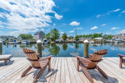 32 Royal Dr, Bricktown NJ  08723-6731 exterior