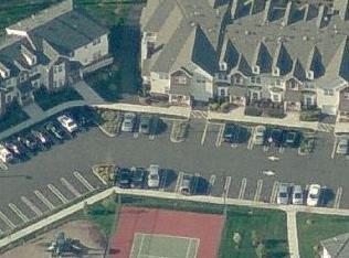 126 Forest Dr, Piscataway, NJ 08854-2273