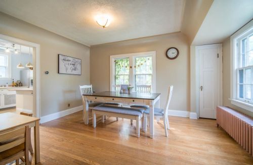 729 Rock Pl, Milwaukee, WI 53209-6527