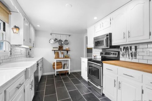 88 Haig Ave, Stamford, CT 06905-2923