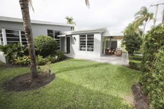 9172 Froude Ave, Miami, FL 33154-3116
