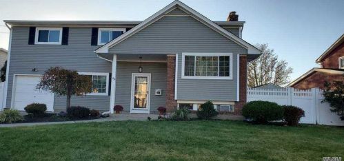 414 Spangle Dr, Babylon, NY 11703-3710