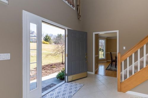 34 Mudry Farm Rd, Brookfield Center CT  06804-3542 exterior