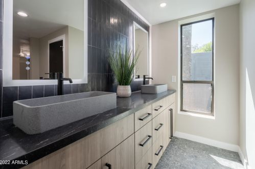 7702 Villa Theresa Dr, Glendale AZ 85308-8092 exterior