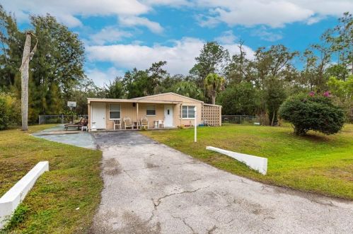 818 Sheldon Ave, Lehigh Acres, FL 33936-3336