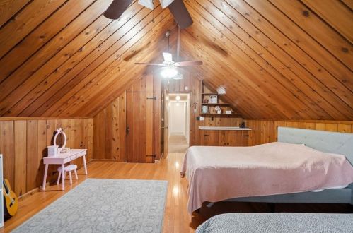 11 Palmer Dr, Gales Ferry CT  06335-1529 exterior