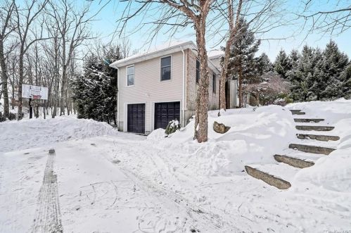 18 Dickens St, Stony Point, NY 10980-3654