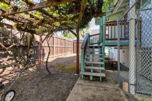 435 Esplanade St, Lakeport CA  95453-5305 exterior