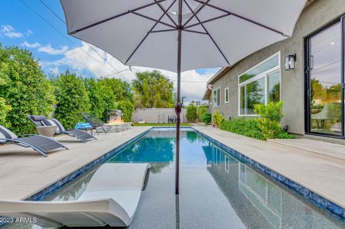 8620 Plz Ave, Scottsdale AZ 85250-6710 exterior