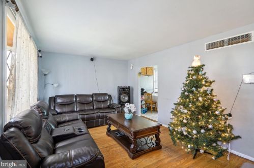 8736 Orchard Ave, Camden NJ  08109-3840 exterior