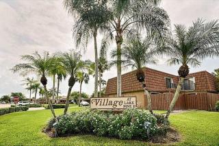 11855 11th Ct, Hollywood FL  33024 exterior