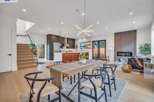 19525 Forest Ave, Hayward CA  94546-3519 exterior