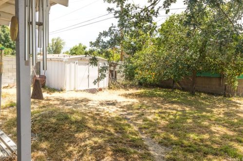 921 Sage Ave, Rialto CA  92376-4411 exterior