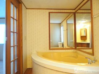 5617 Rochelle Dr, Waterloo IA  50701-9562 exterior