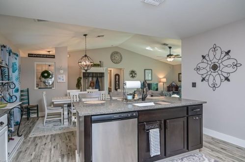 1123 4th Pl, Cape Coral FL  33990-0028 exterior