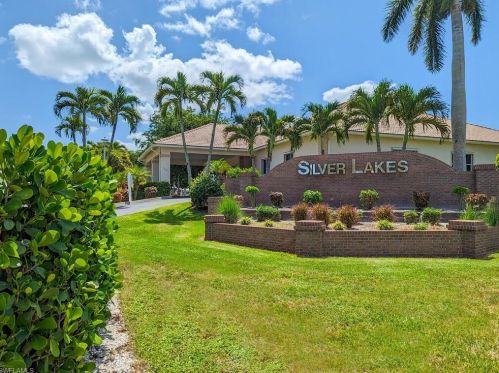 1041 Silver Lakes Blvd, Naples FL  34114-9334 exterior