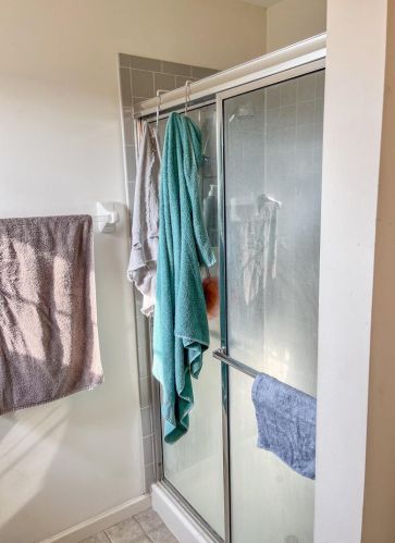 115 Springhouse Dr, Englewood OH  45322-8795 exterior