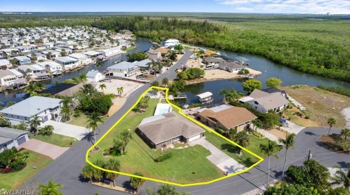 11451 Rebecca Cir, Fort Myers Beach, FL 33931-3029
