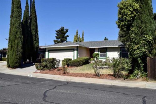 1092 Honey Ct, West Pittsburg, CA 94565-4346