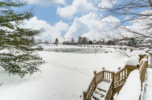 924 Lakepointe Ct, Hamilton, KY 41091-9558