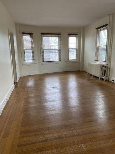 56 Middleton Ave, Middletown RI  02840-3657 exterior