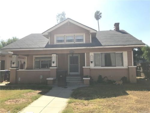 3960 5th St, Riverside, CA 92501-2710