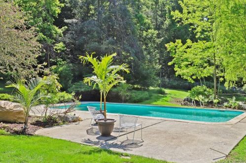 2 Pleasantview Ter, Bethel, CT 06801-2321