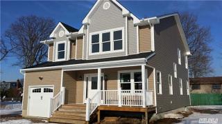 486 15th St, North Lindenhurst, NY 11757-4446