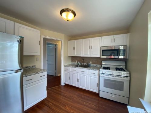 148 Seaton Rd, Stamford, CT 06902-3219