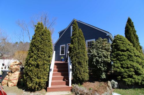 10 Hobart St, Nashua, NH 03060-5335
