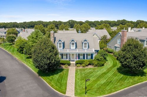 31 Golden Spruce Dr, Baiting Hollow, NY 11933-1486