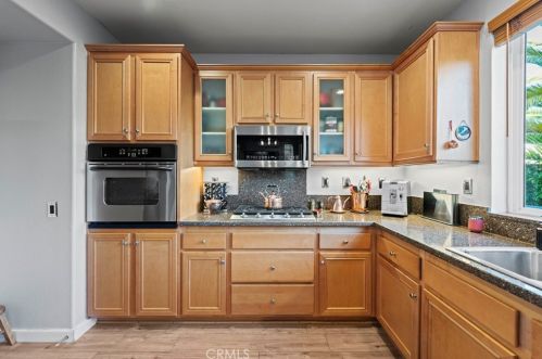 27122 Brown Oaks Way, Santa Clarita CA  91387-3894 exterior